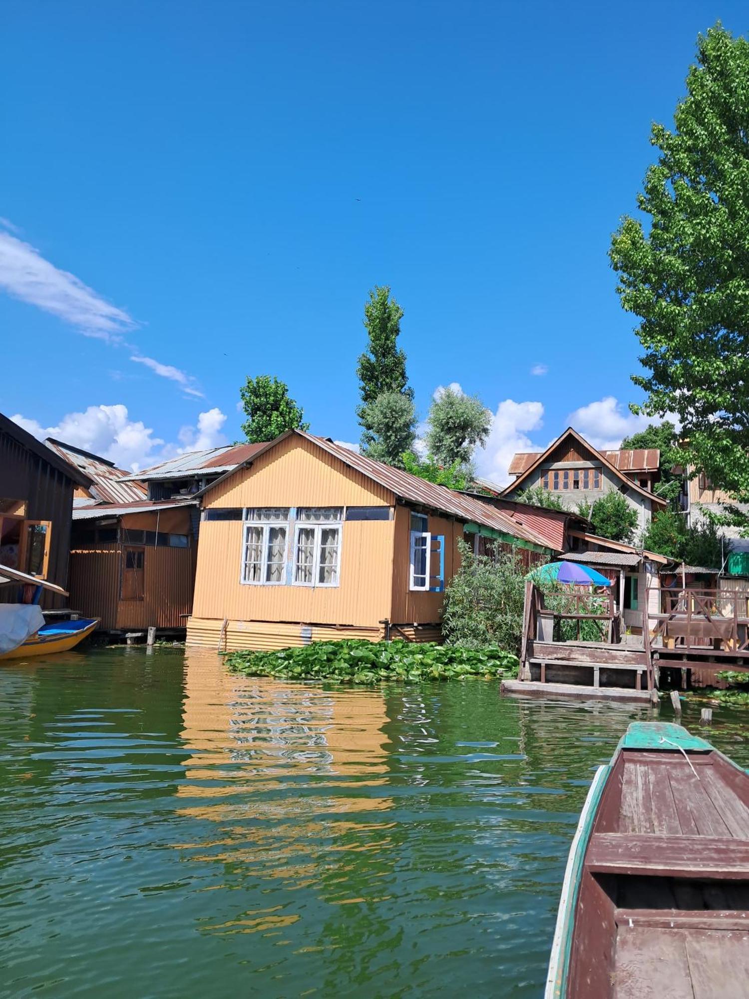 Lakeside Homestay Srinagar Exterior foto